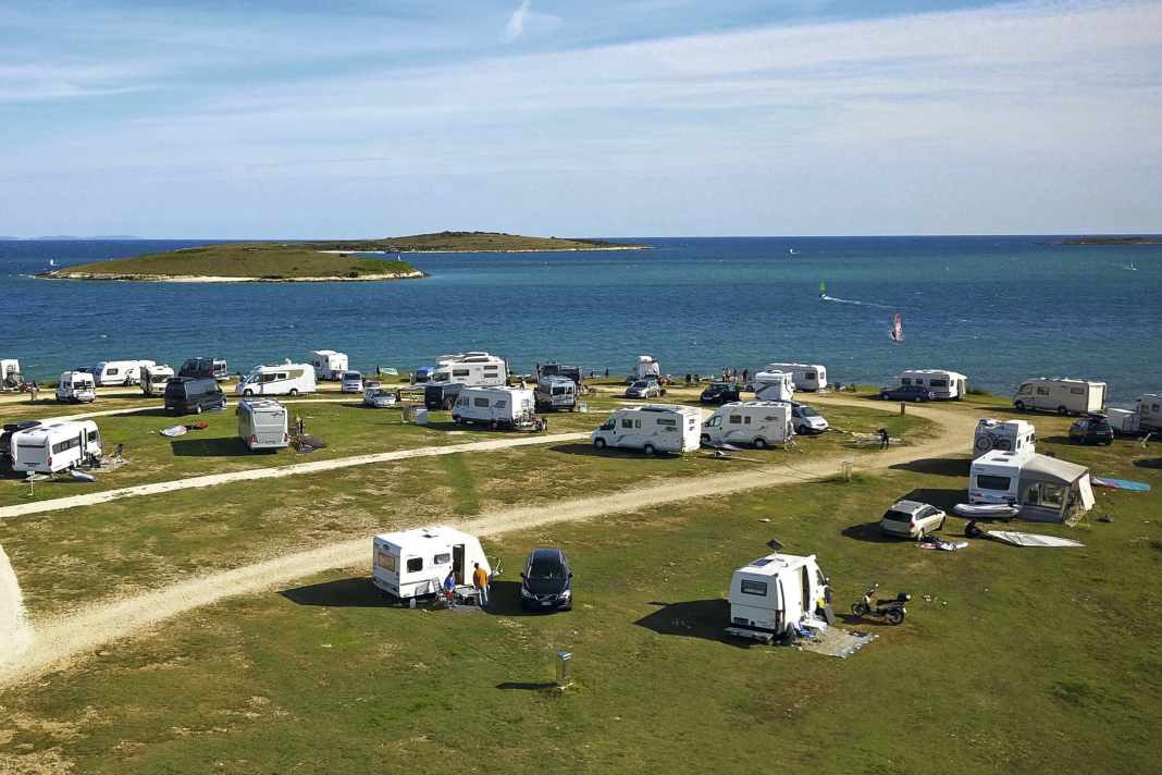 Camping directly at the spot is possible in Stupice in Croatia - ideal for the start of the season