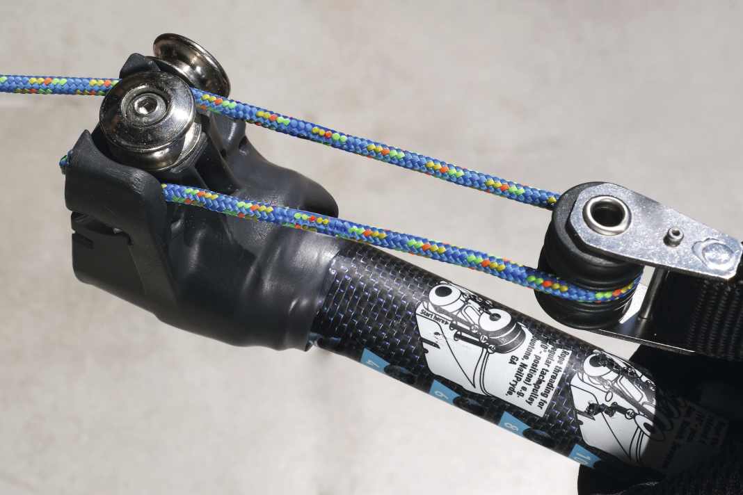 With the block turned, the rollers on the sail are simply threaded in one after the other.