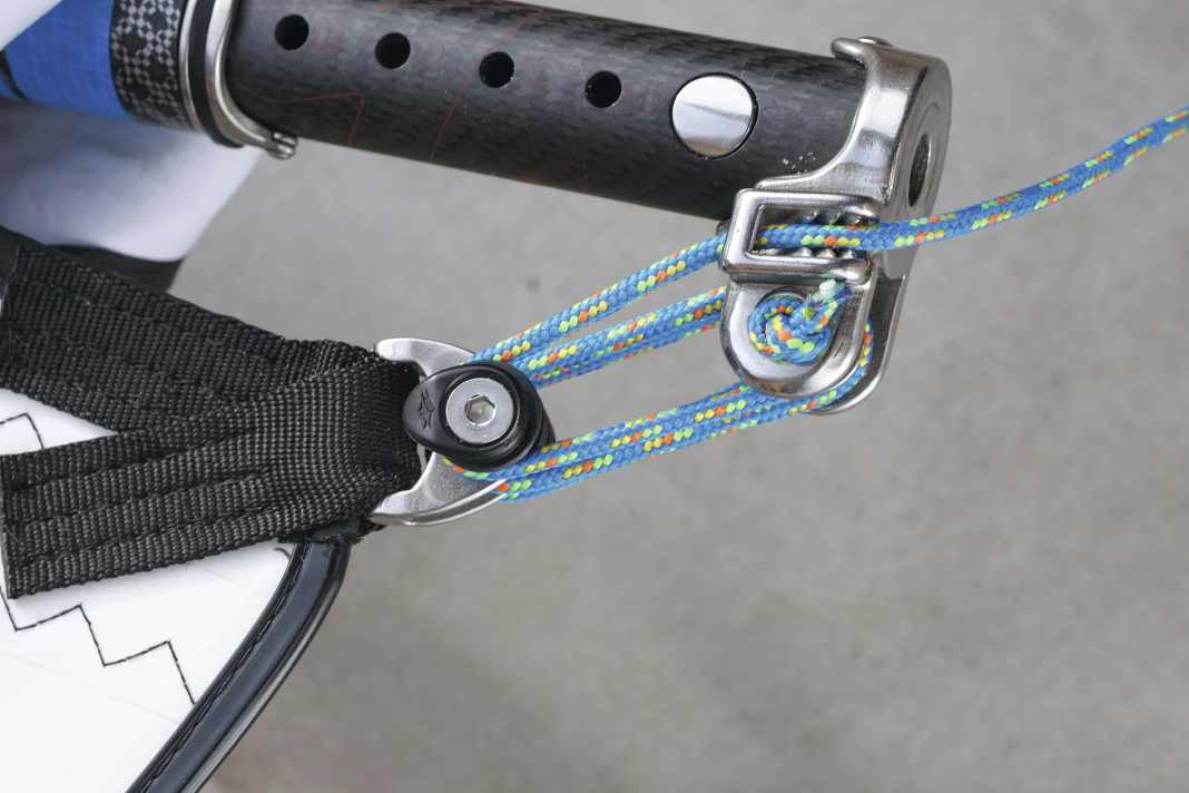 If the roller block on the sail and the extension fit together, everything is simple.