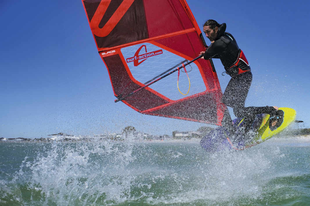 The Duotone Ultra FreeWave has a number of visual freestyle features and invites you to do more than just speed straight ahead.