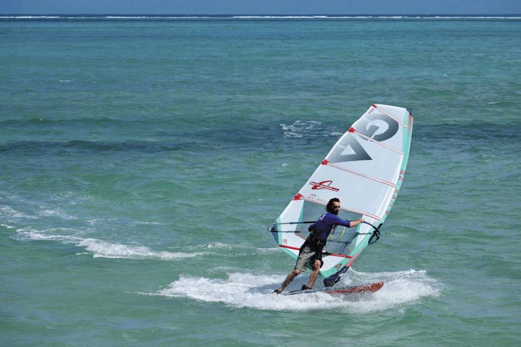 The GA-Sails Hybrid offers a lot of manoeuvring potential and surfs in a very balanced way.