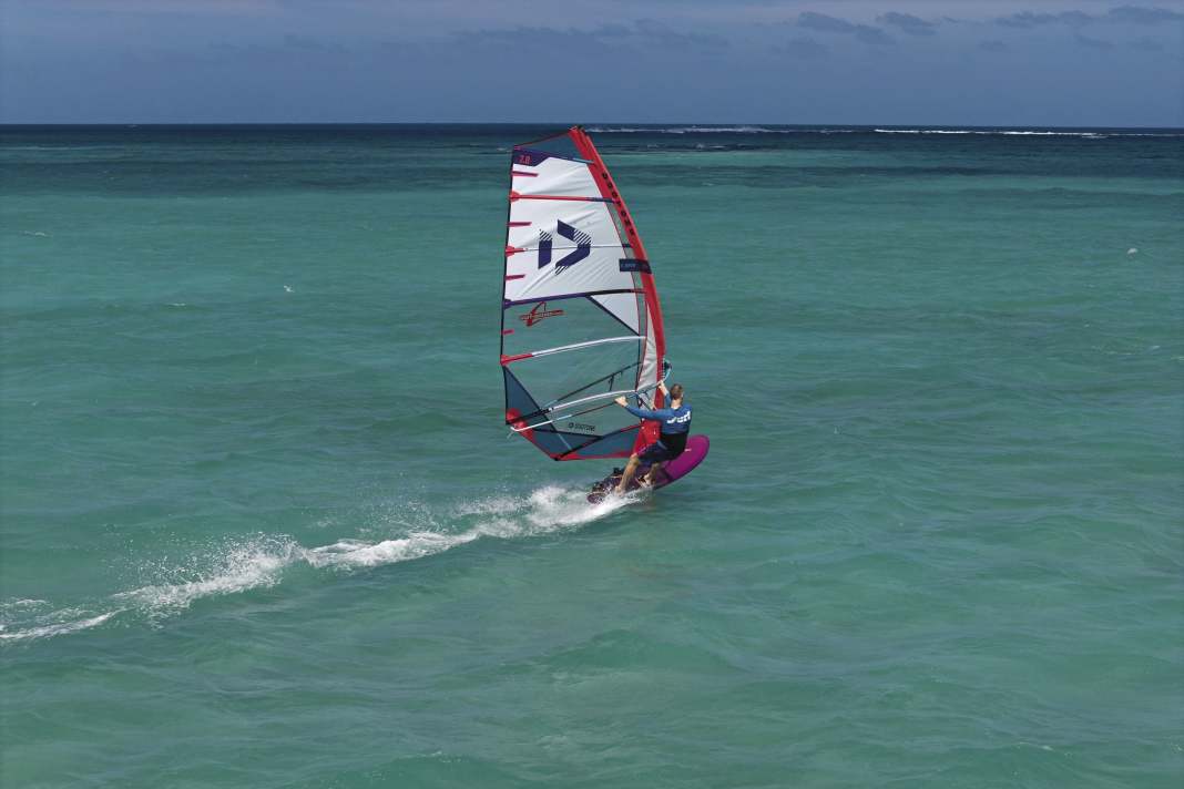 Bei leichtem bis mittlerem Gleitwind vereint das Duotone S_Pace Power mit gutem Handling ideal.