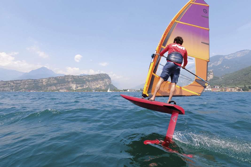 The Severne combination offers relaxed, comfortable foiling in light winds.