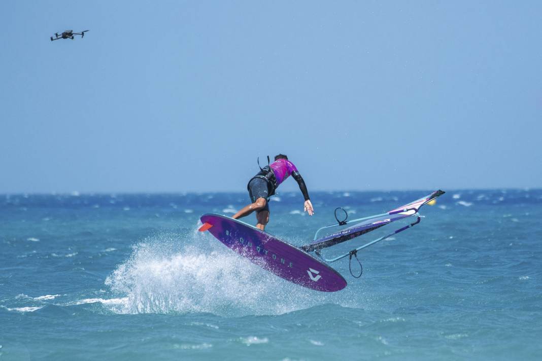 Up close: Radical windsurfing action directly on the screen - thanks to drones, events like the World Cup on Fuerteventura are spectacular to watch