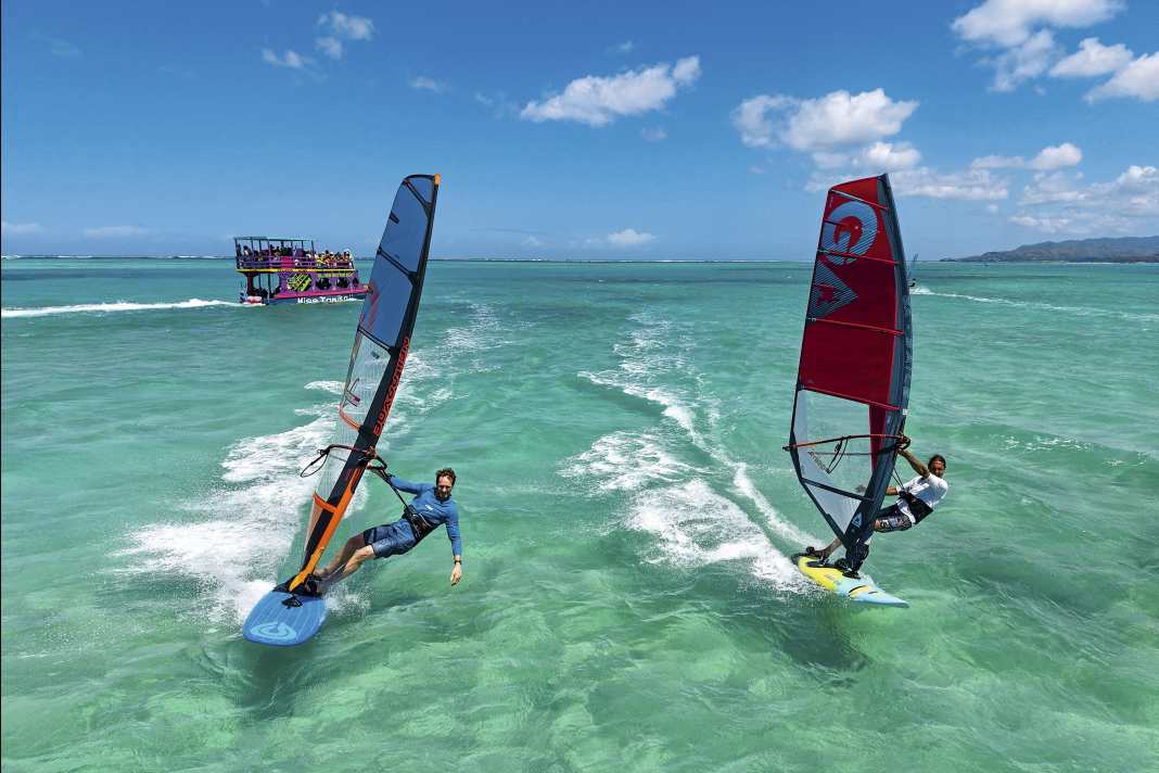 Whether it's flat water cruising or short trips into the waves - large freemoveboards are fun everywhere!