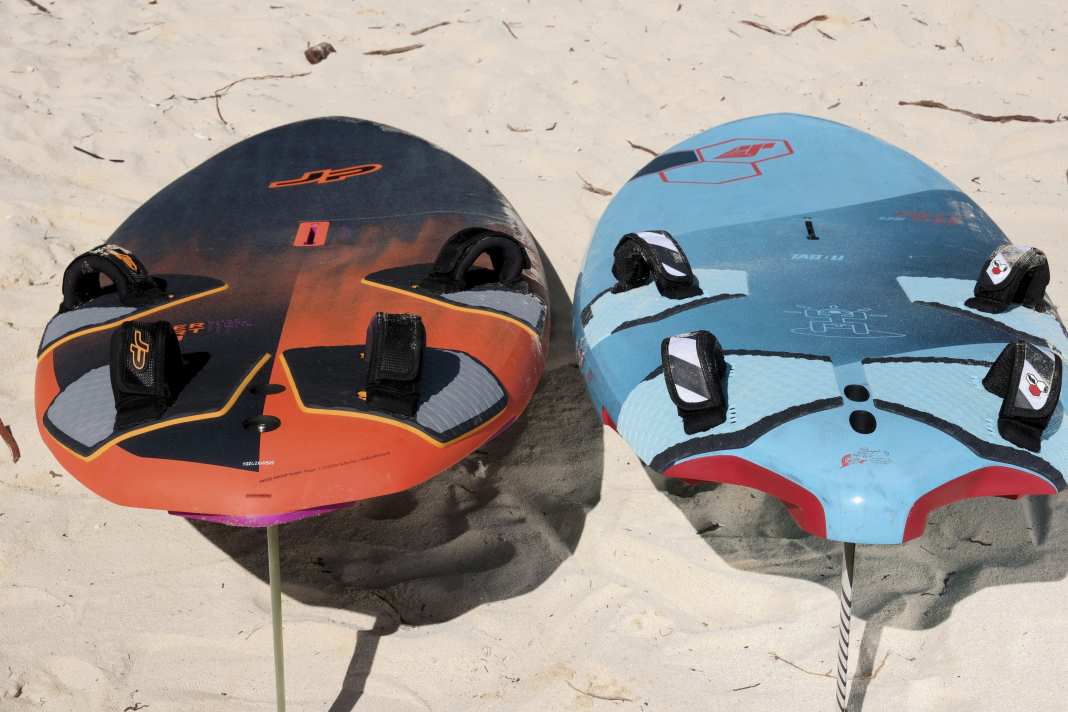 The JP Super Sport is a prime example of a relatively accessible footstrap position (left). On the Tabou Fifty (1), the outer footstraps are positioned significantly closer to the rail. The front strap is designed for foiling at a steeper angle, whilst the rear outer strap – unlike on the JP – is aligned with the front strap, as is the case with many foil boards. For surfing with a fin, we found the ‘front outer, rear inner’ configuration to be very well-balanced.