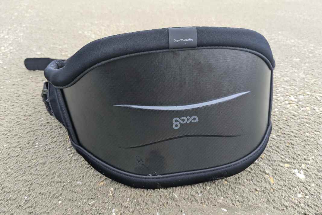 Die feste Schale des Goya Obi Pro ist schmal geschnitten und überaus leicht.