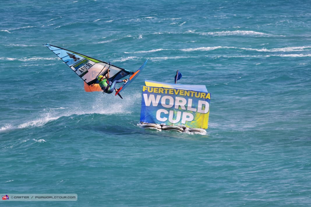 Sarah-Quita dominates the women's field on the Finne.