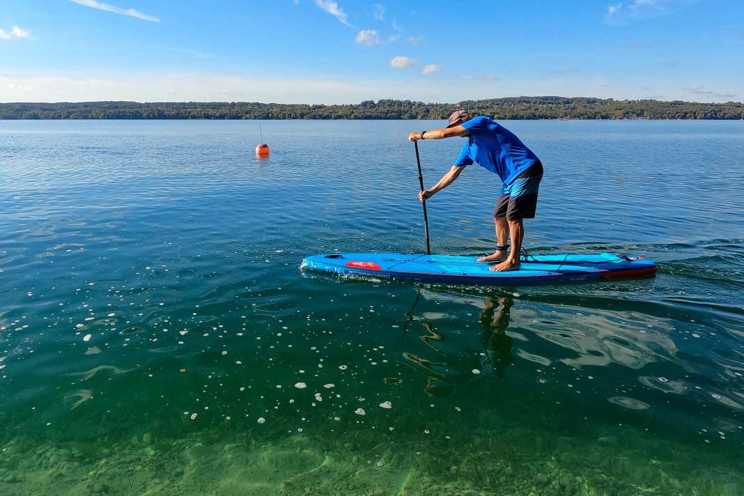 Traumbedingungen für ein Touring-SUP. Das kompakte 11'2''er macht seine Sache gut.