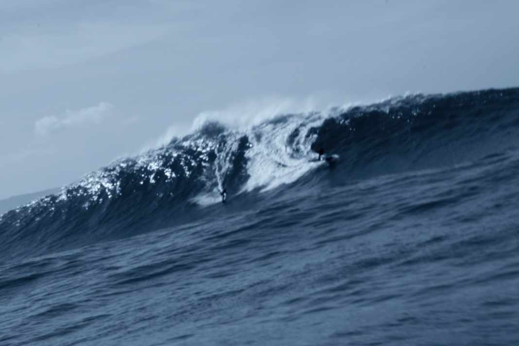 The film "L E N A" shows Germany's first female big wave surfer Lena Kemna