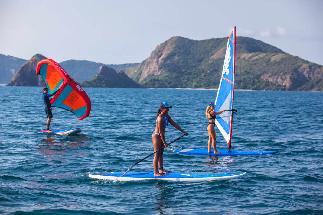 All-rounders between 10'0 and 11'0 offer acceptable directional stability when paddling, but can still be turned passably with small sails.
