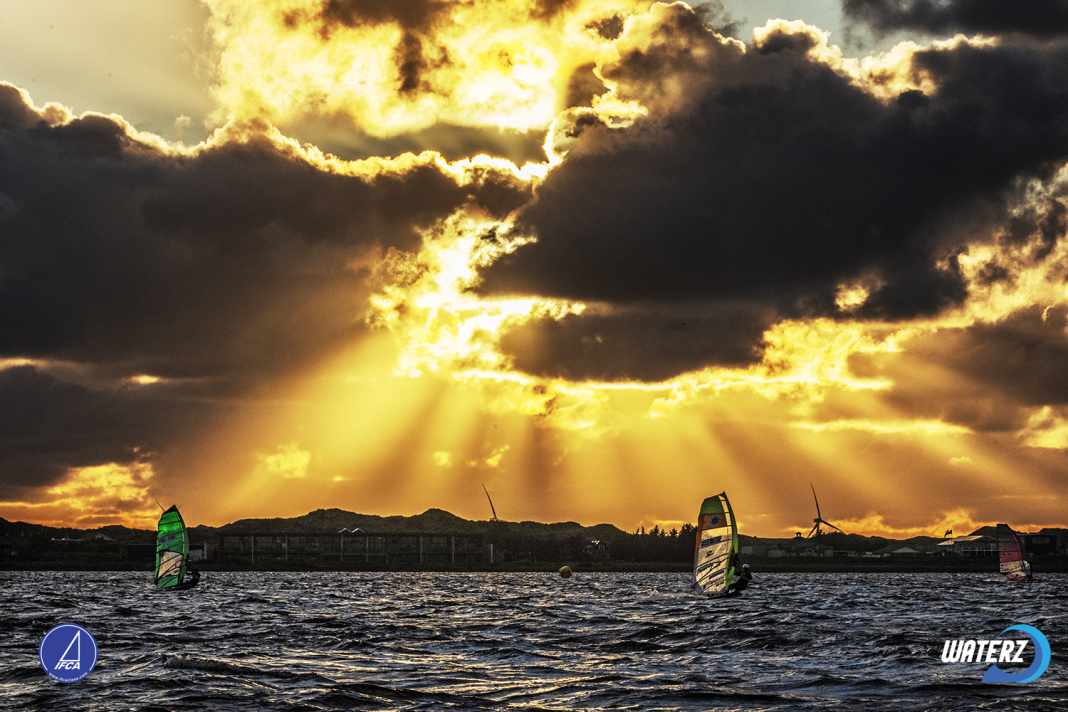 Spectacular images from Friday evening, when the World Championship decisions were made in Hvide Sande