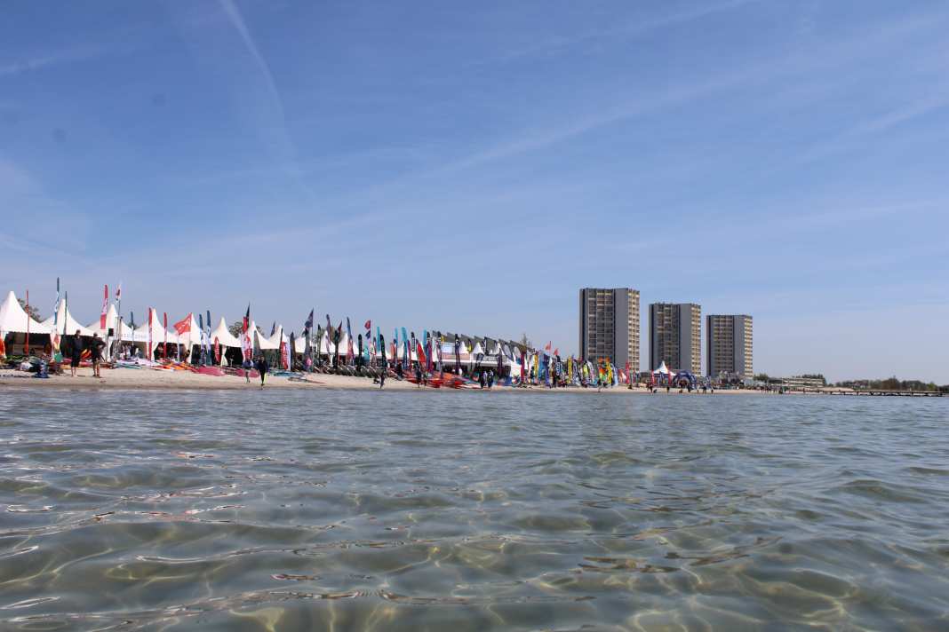 Day 1 at the 2024 Surf Festival: We take you on a tour of the beach and show you the highlights of the manufacturers!