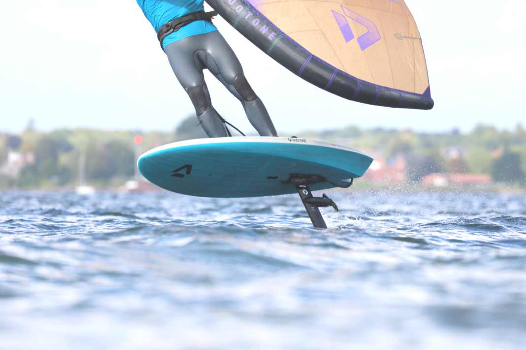 The Foil Assist helps you take off