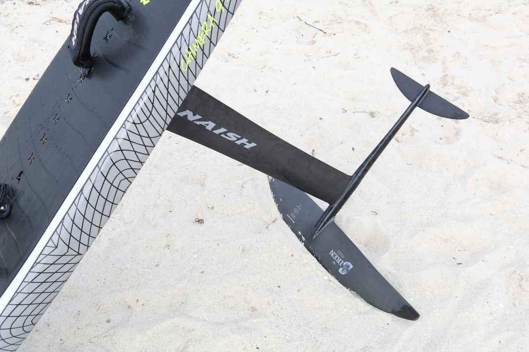 Das Naish Siren ist als Mid-Aspect-Flügel konzipiert
