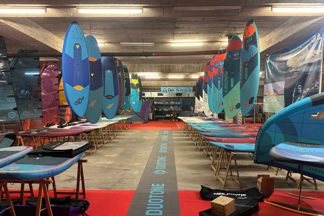 Surf Sport Rheinhausen hat auf über 1200 qm jede Menge Material vorrätig