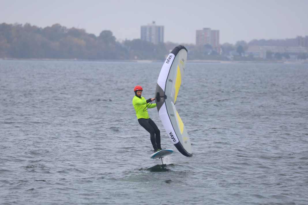 Auch bei dieser Variante des Upwind-360 holst du maximalen Speed auf Halbwindkurs und überprüfst den freien Raum nach Luv