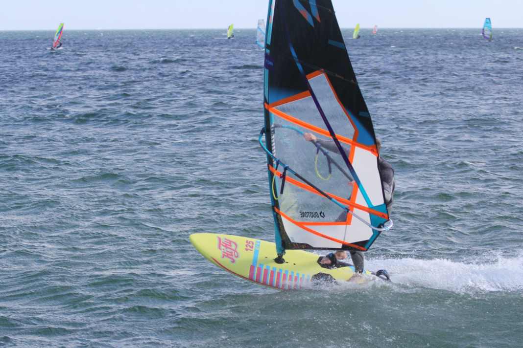 Wir konnten das Board im Retro-Look auf dem surf-Festival 2025 ausprobieren