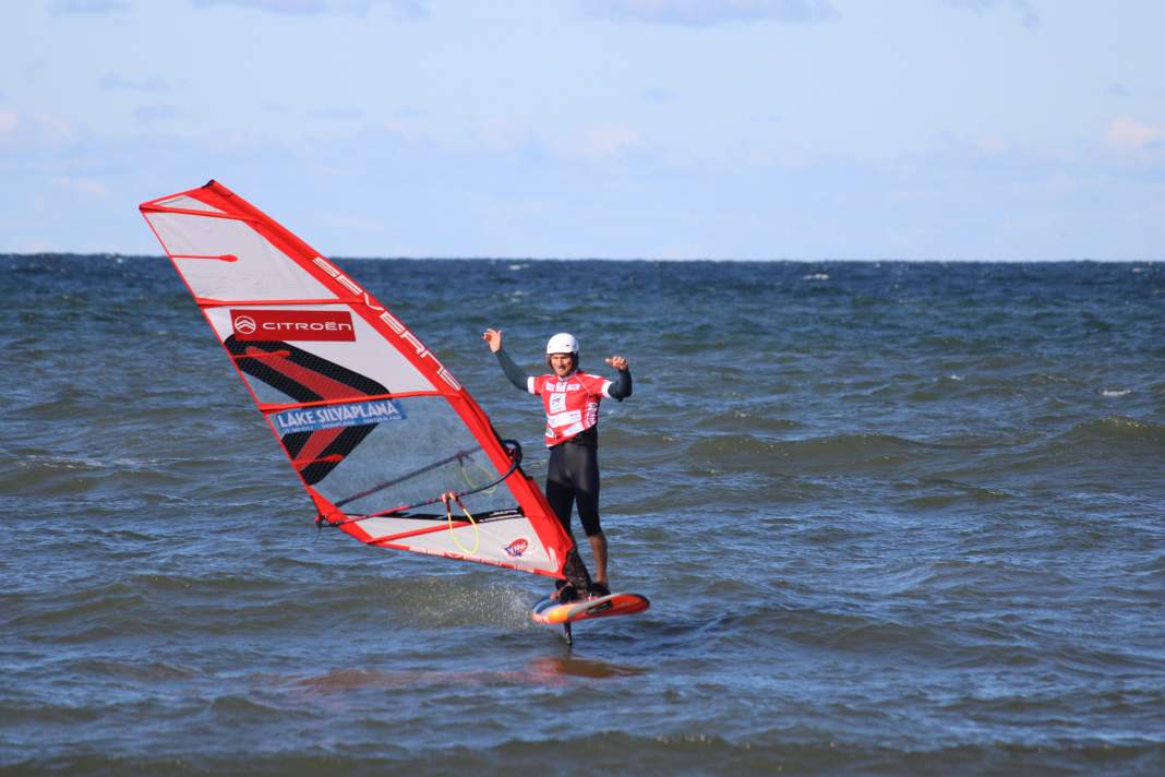 Wo ist er, der Wind? Balz Müller war mit dem Foil deutlich im Vorteil gegenüber den anderen