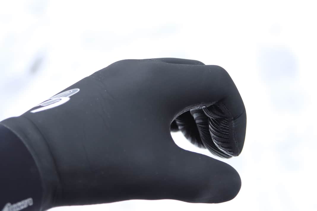Test of Ascan Thermoglove surf gloves