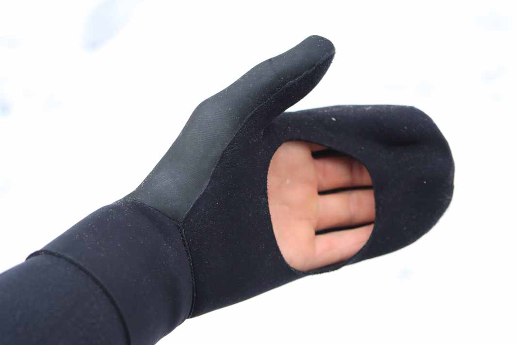 Ascan Polar Comfort surf gloves put to the test