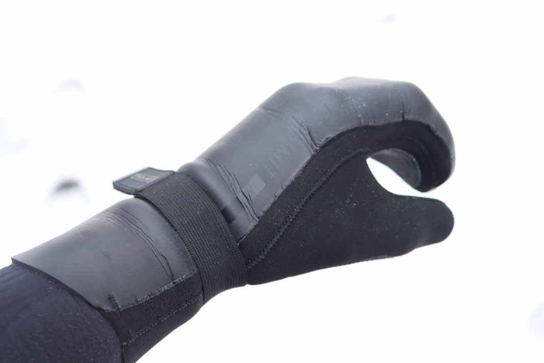 Neoprene gloves ProLimit Mittens Closed Palm Direct Grip in test