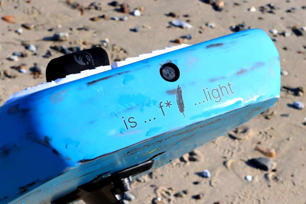 Am Heck ist ein Ventil integriert, welches Druckunterschiede automatisch reguliert