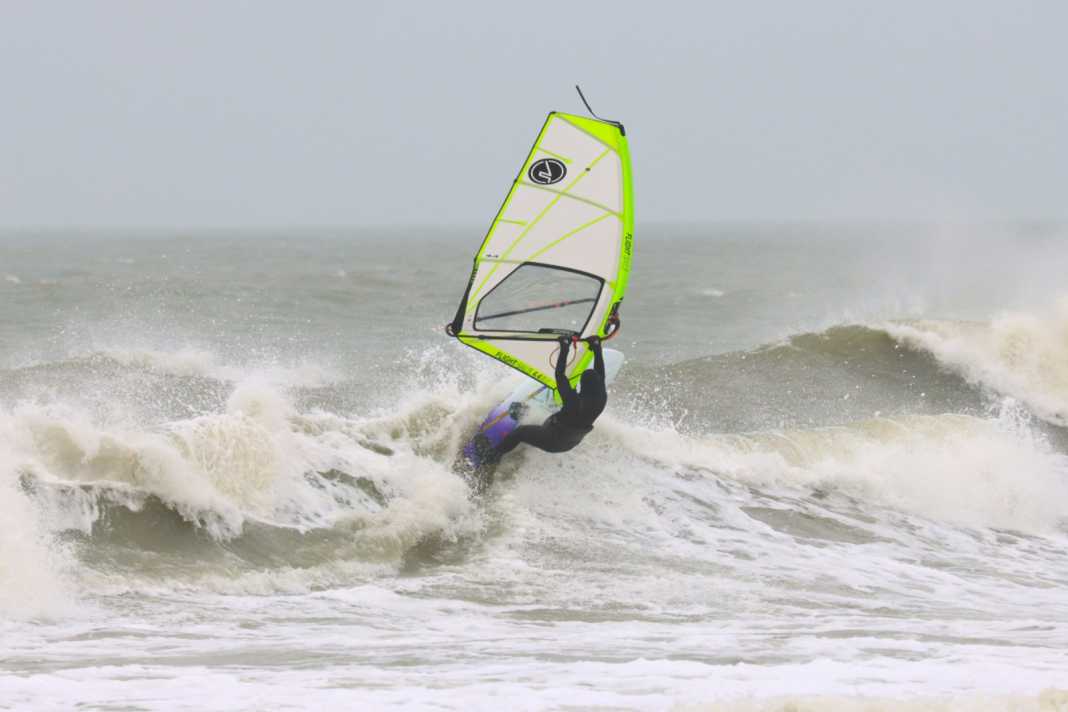 The Flight Sails Zorro V4 comes as an all-round wave sail