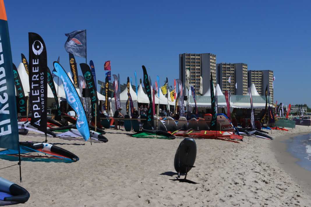 Over 40 manufacturers exhibit their products at the Foil Festival