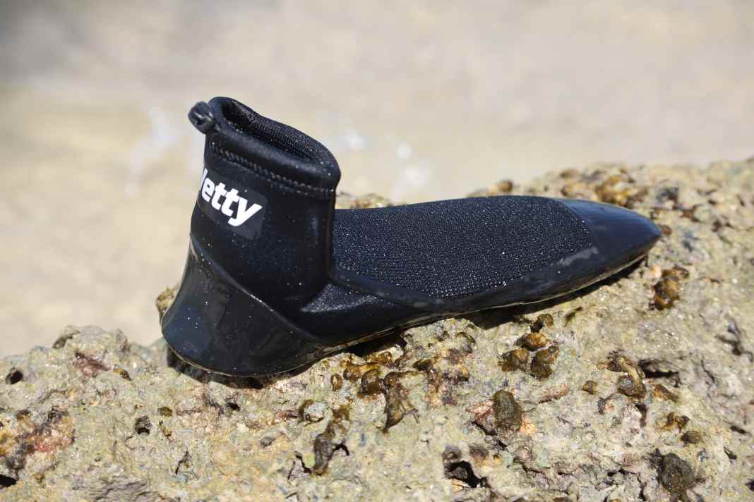 The Wetty is a particularly lightweight summer shoe designed for surfing