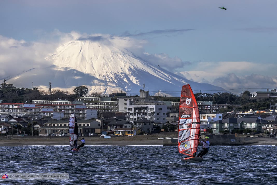 Immer wieder ein spektakuläres Bild: Der Fujijama als Kulisse für den Slalom-World Cup