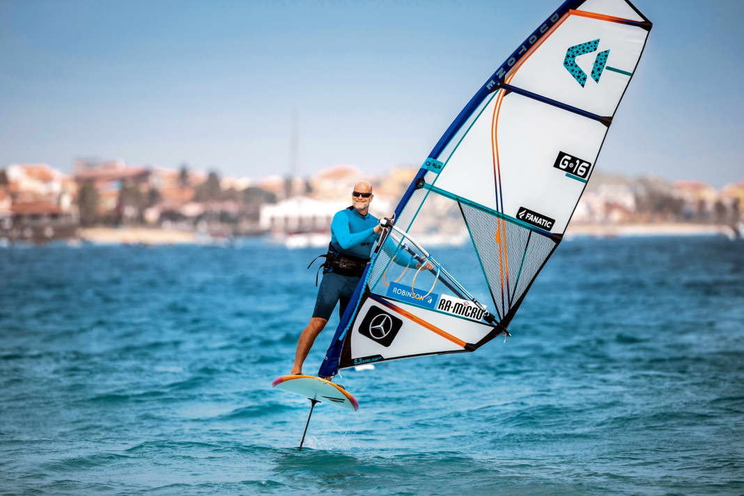 Bernd Flessner bietet auch 2024 wieder einige Windsurf-Camps in Robinson-Clubs an