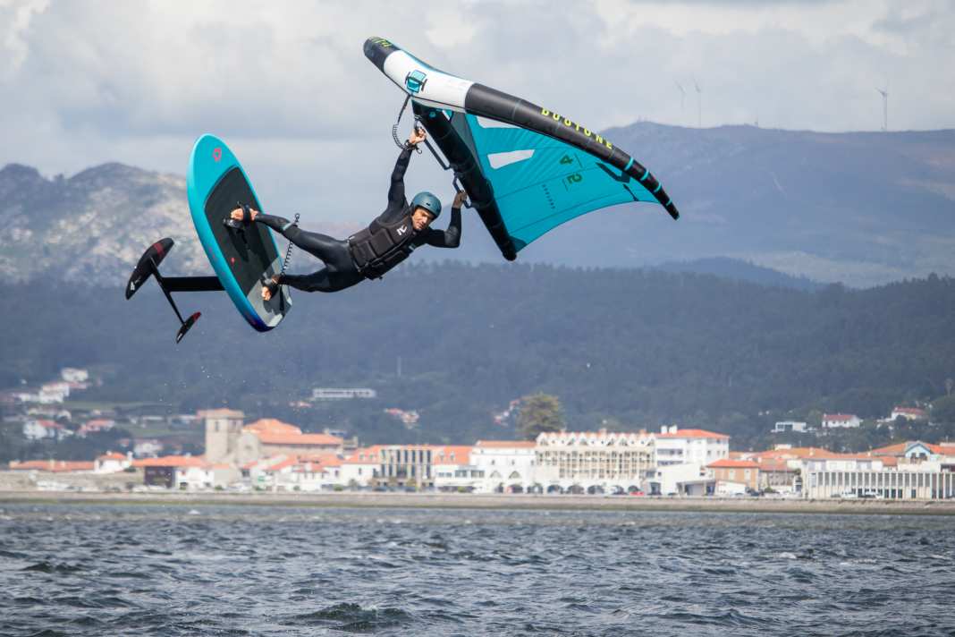 Stefan Schafgassner betreibt seit drei Jahren in Moledo eine Wingfoil-Schule