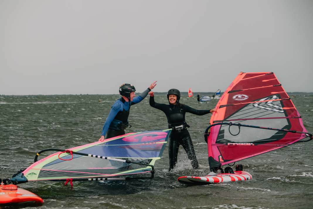 Ein wichtiges Ziel der Island Games Rügen ist es, Windsurfern und Windsurferinnen den Einstieg in die Wettkampfwelt zu erleichtern und die Freestyle-Szene im Nordosten Deutschlands zu stärken.