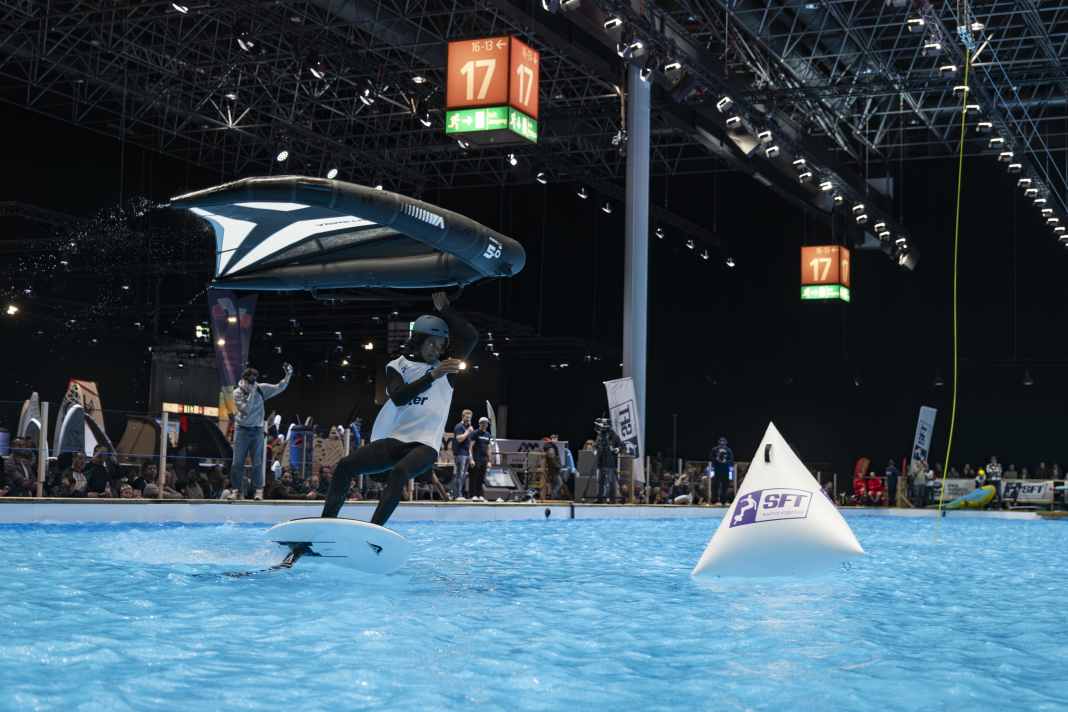 Die besten Bilder vom Finale des GWA Indoor Wingfoil World Cup auf der boot Düsseldorf 2026