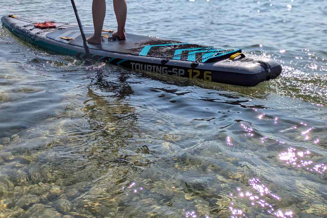 The motor provides support either with constant power (cruise mode) or in a clocked manner only in the pulling phase (paddle mode).
