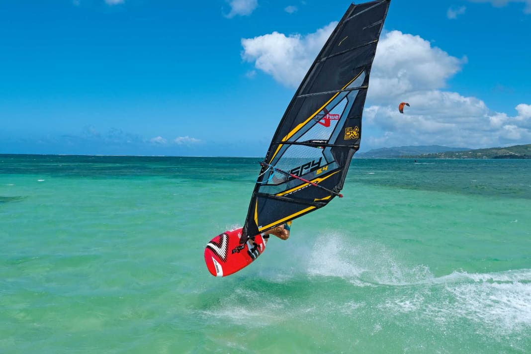 The Severne Dyno is strongly orientated towards freestyle and waves.