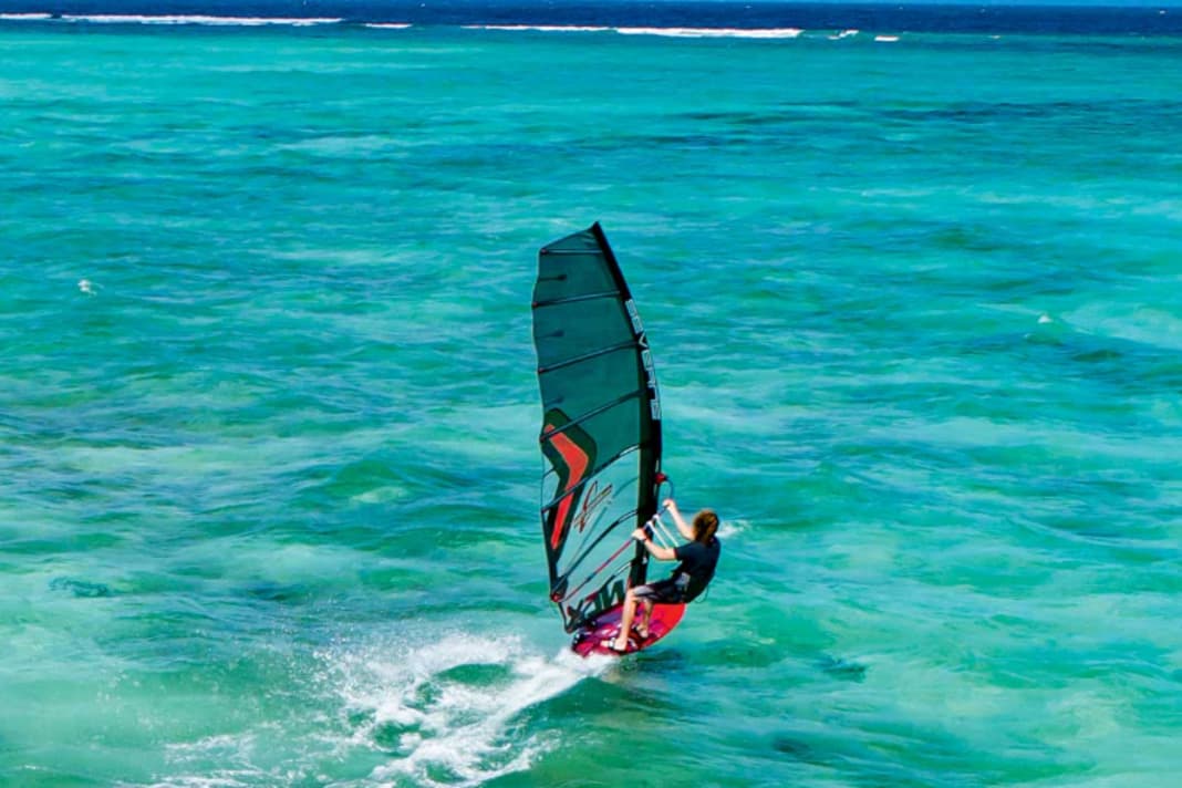 Kilometre-long test rides are both a serious job and a pleasure. The Severne NCX is put through its paces here.