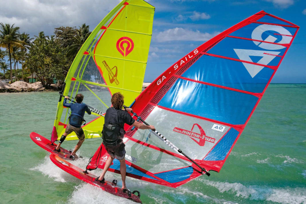 Viel handlicher als Racesegel, aber auch verdammt schnell – das sind Freeracesegel. Hier Goya Mark 2 und GA-Sails Cosmic (rechts).