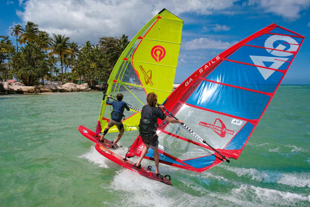 Viel handlicher als Racesegel, aber auch verdammt schnell – das sind Freeracesegel. Hier Goya Mark 2 und GA-Sails Cosmic.