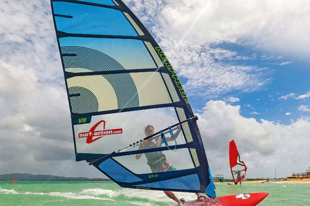 2-cam sails, here the NeilPryde V8, are ideal for freeride and freerace boards and some are even suitable for race slalom boards.