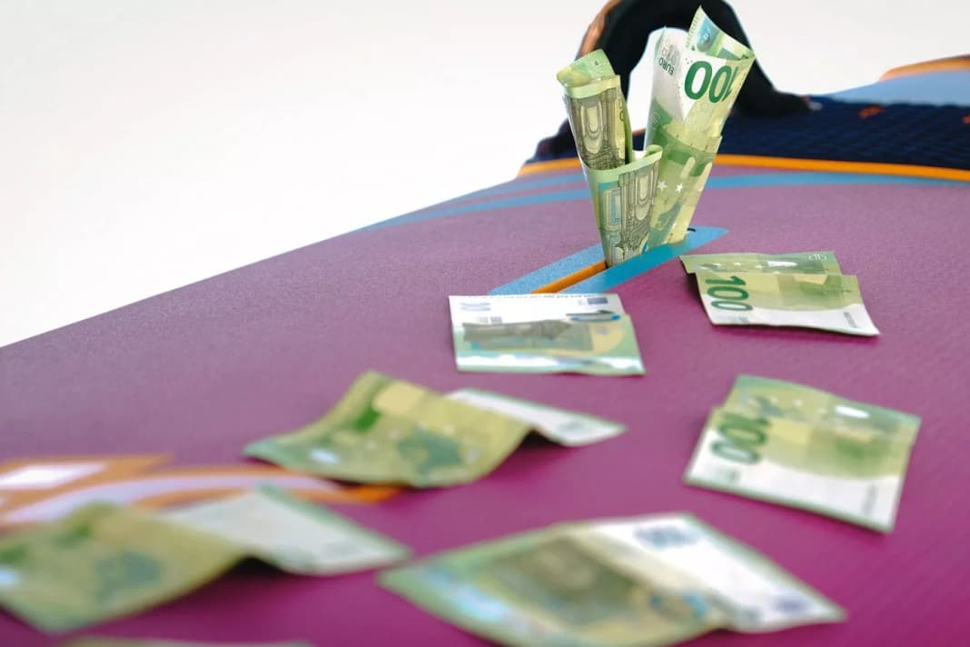 Business Report Surf Market: The trail of money