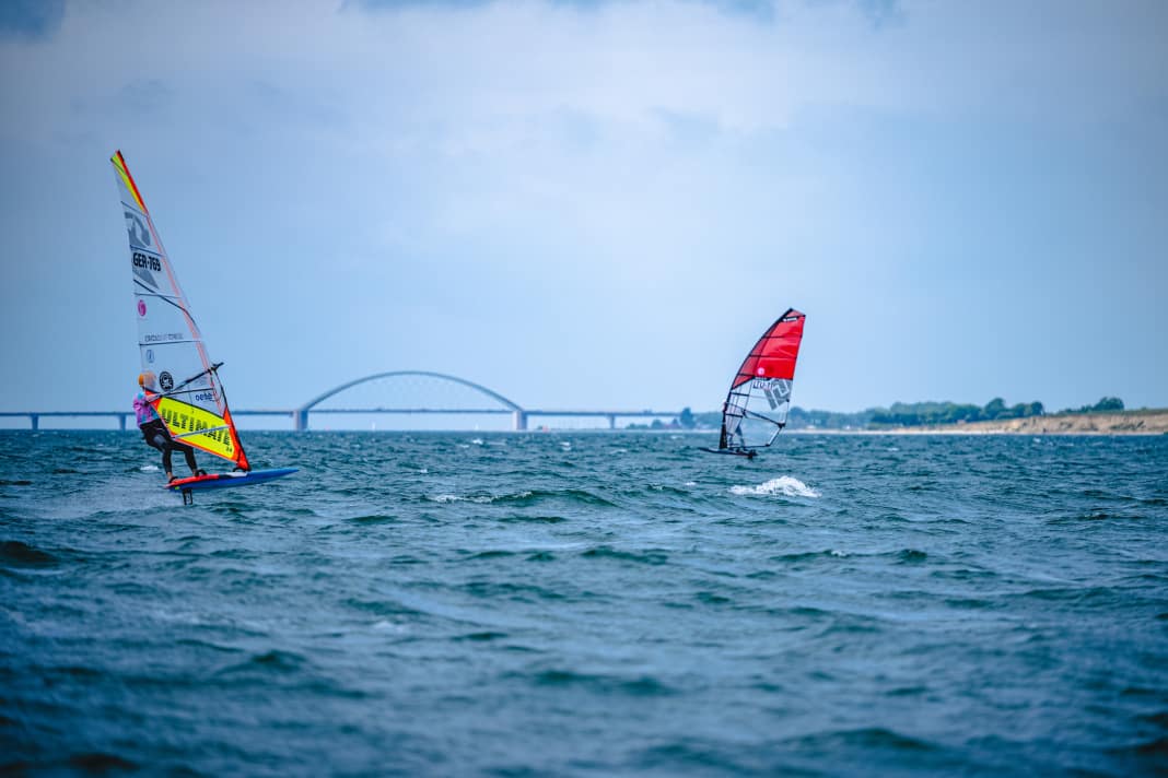 Beim Racer of the Sea kann jeder ins regatta-Surfen hereinschnuppern und um die Bojen heizen