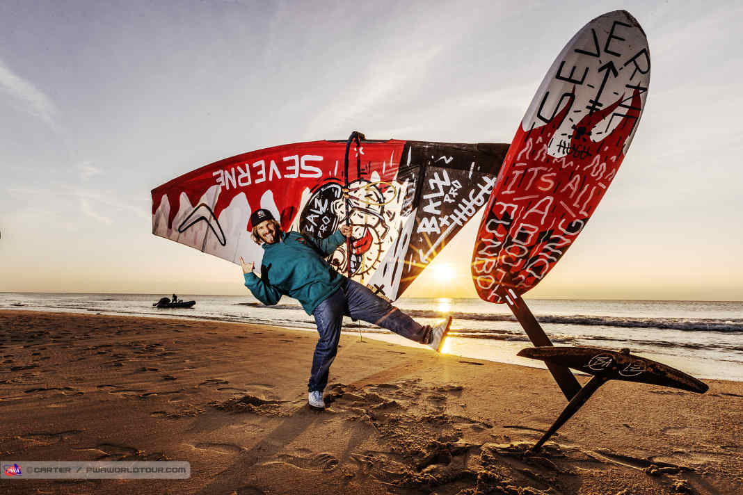 Balz Müller und sein selbst designtes Material sind der Hingucker im Fahrerlager auf Sylt