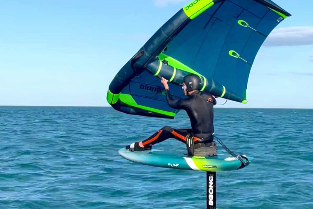 Despite paraplegia, Guillaume Colin foils several times a week