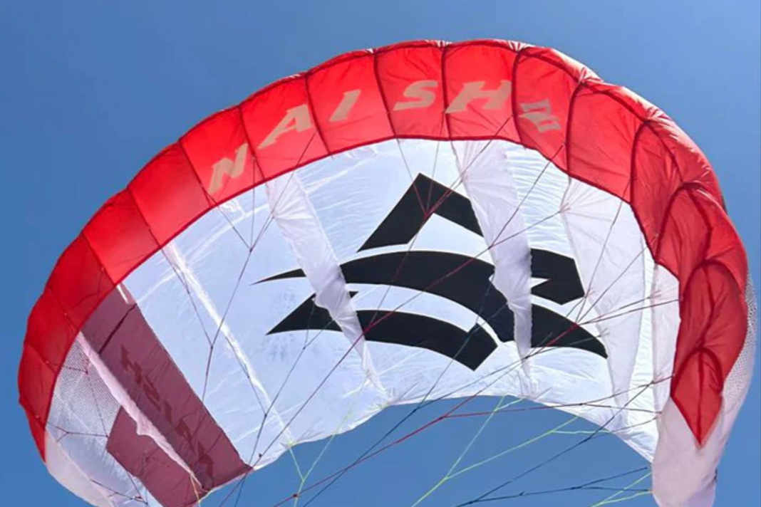 Now Naish is also launching a parawing, the model is called Morph