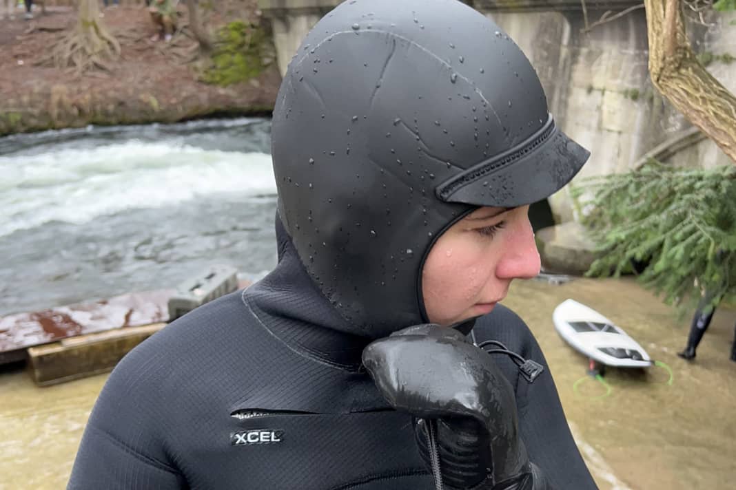 Tight seals and good gloves, then even four degrees of water loses its terror.