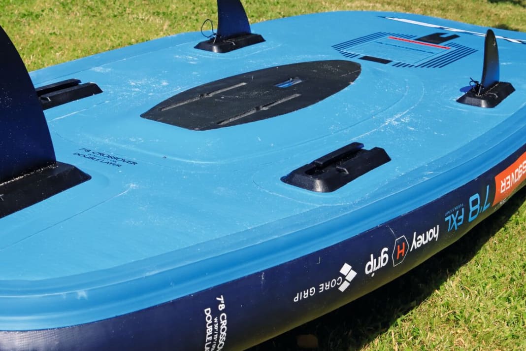 For use without a foil, small fins can be inserted to prevent lateral drift