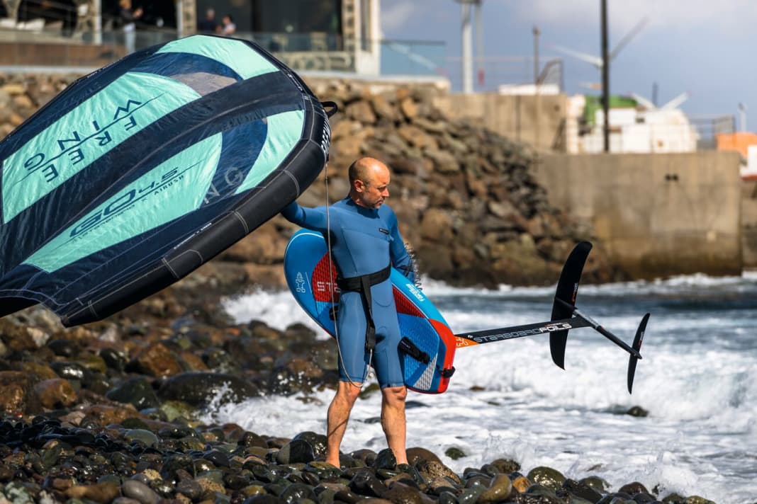 If you use a hip leash for the wing, you have your hands free when paddling