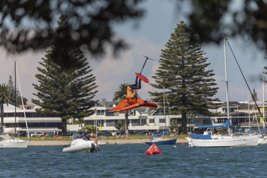 The first heats were started in Pilot Bay